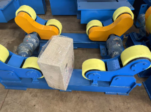 10吨自调试焊接滚轮架