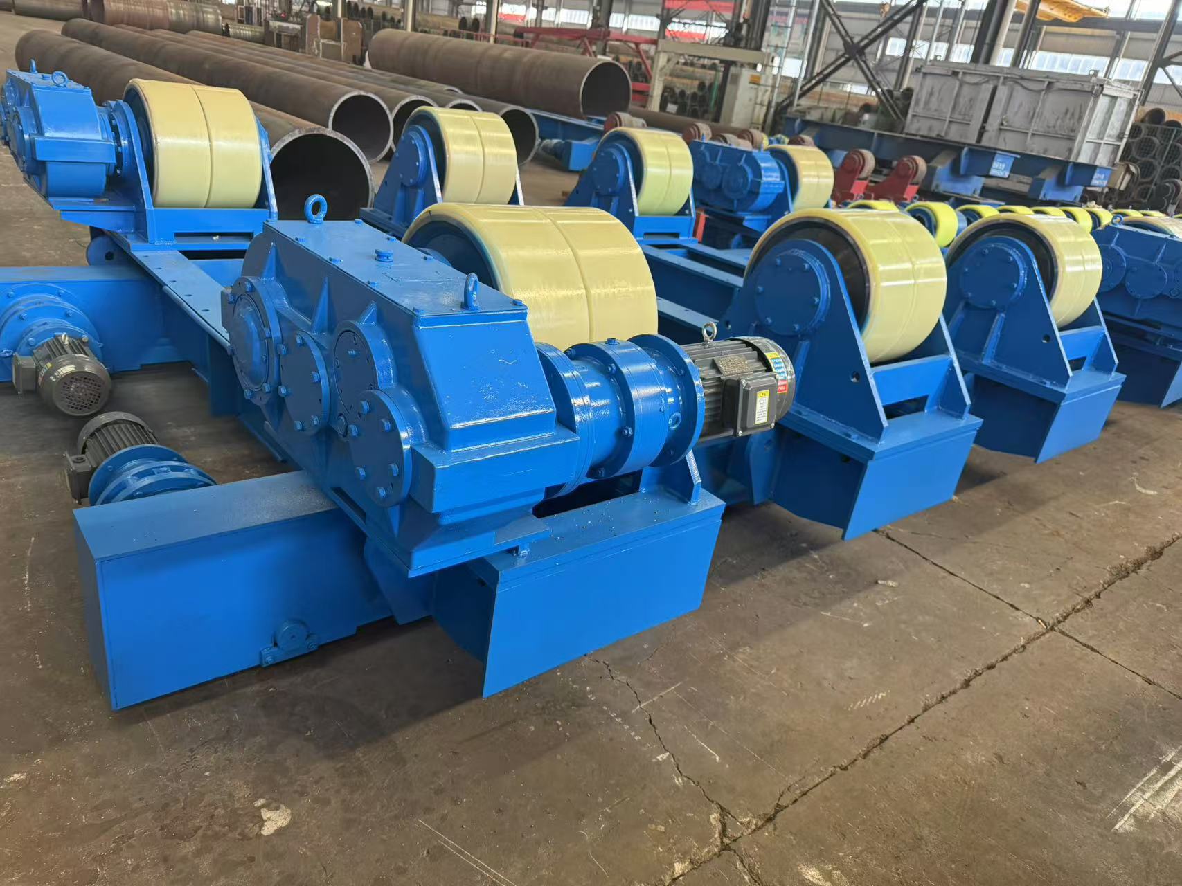 100吨可调试行走滚轮架